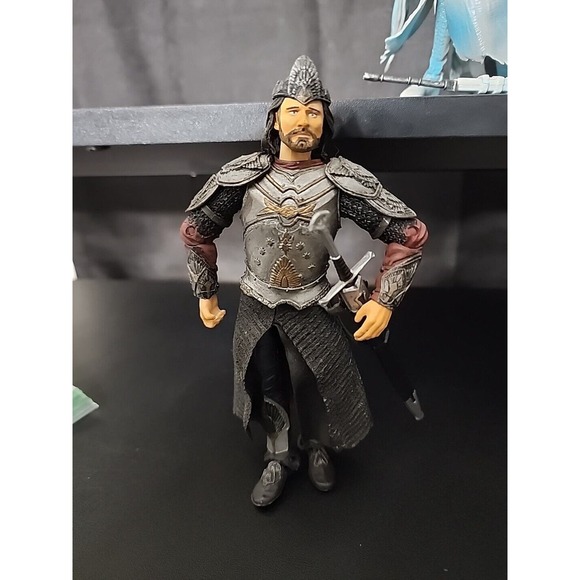 Lord of the Rings Return of the King Aragorn King of Gondor Action Figure ToyBiz - Picture 1 of 2